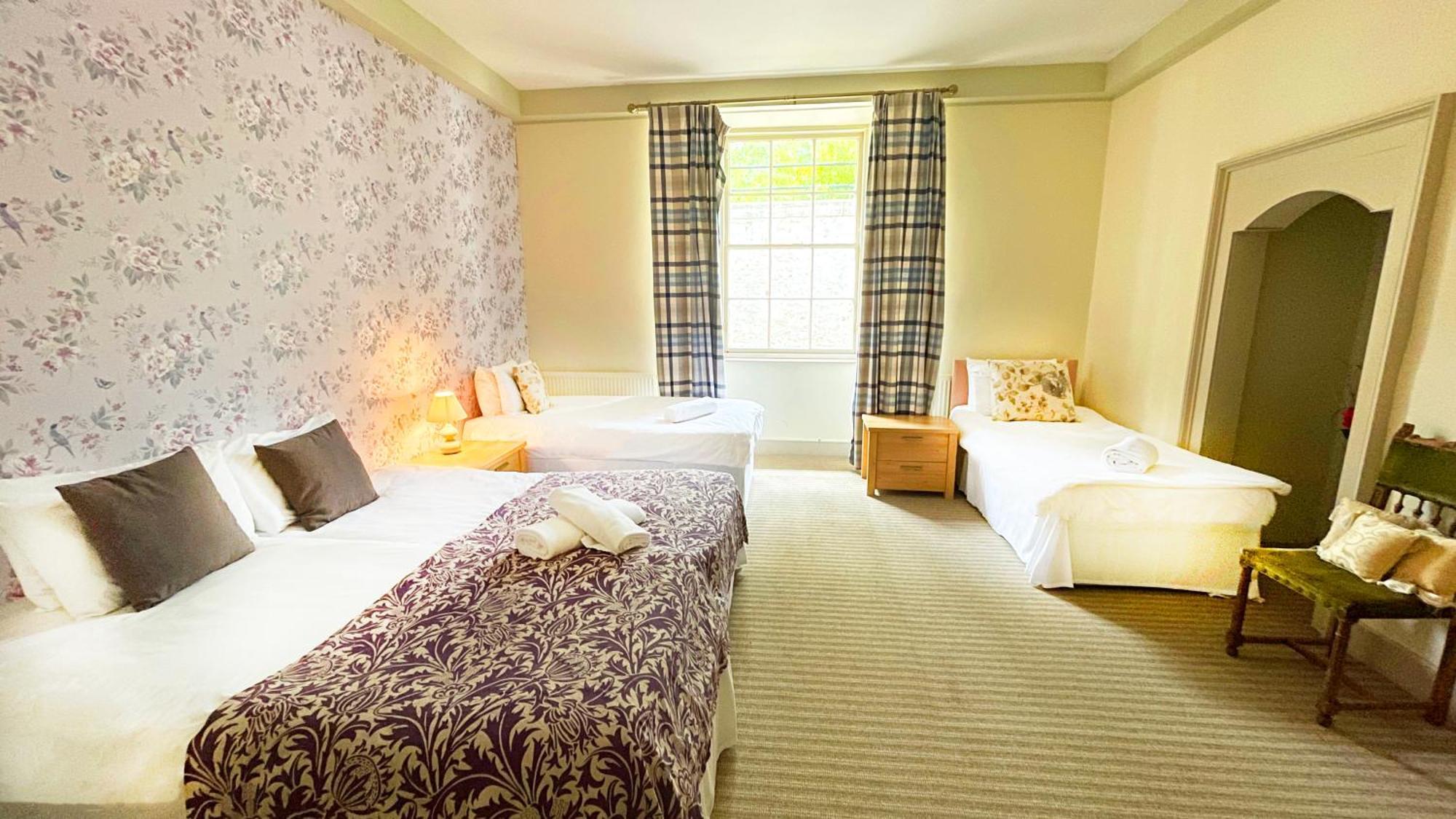 Kirkhill Estate Rooms Gorebridge Eksteriør bilde
