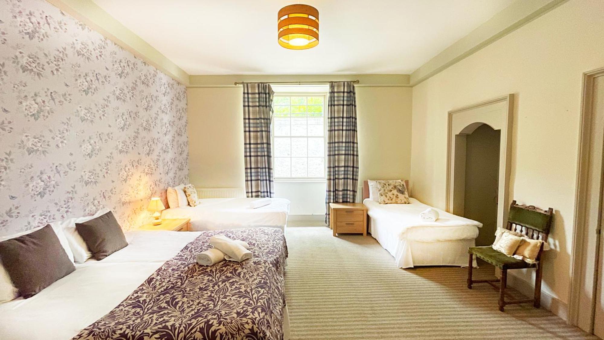 Kirkhill Estate Rooms Gorebridge Eksteriør bilde